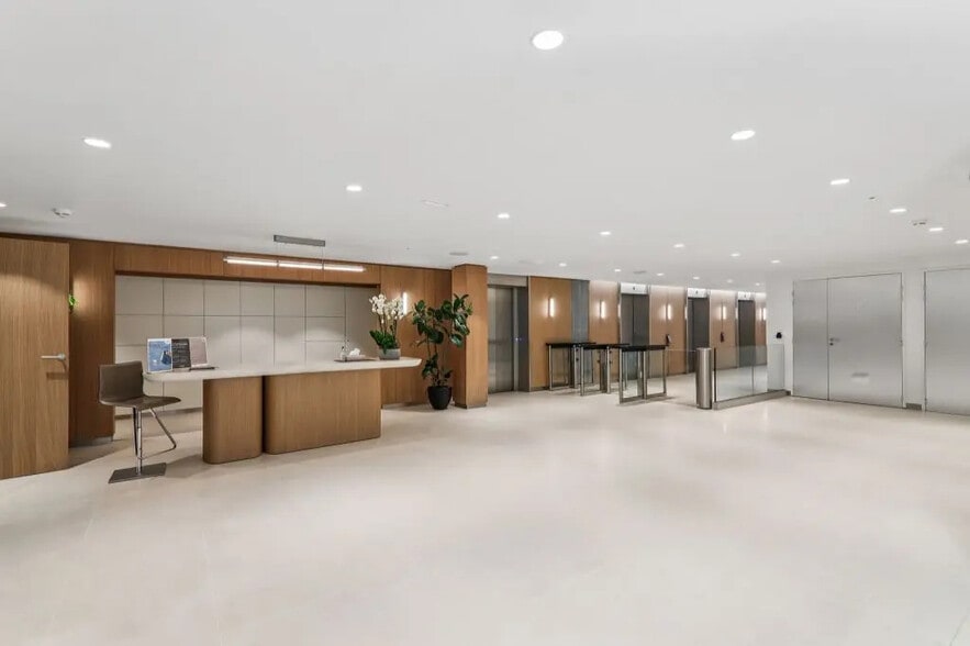 28-34 Rue De Monceau, Paris à louer - Photo du bâtiment - Image 3 de 28