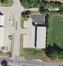 1001 SE Salem St, Oak Grove, MO - AERIAL  map view