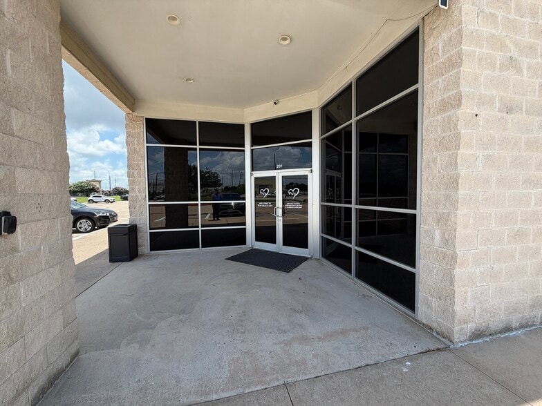 11755 W Little York Rd, Houston, TX à louer - Photo du bâtiment - Image 2 de 13
