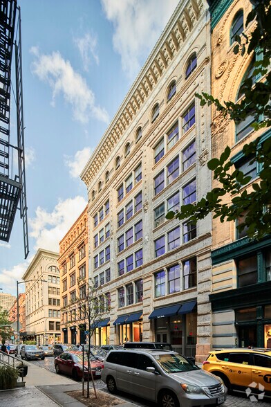 134 Spring St, New York, NY à louer - Photo du bâtiment - Image 2 de 3