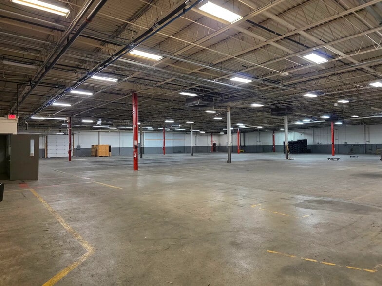 1635 Coining Dr, Toledo, OH for lease - Interior Photo - Image 2 of 11