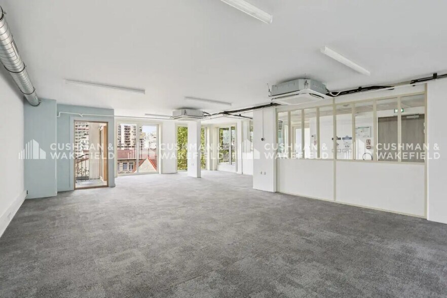 77 Rue Jean Bleuzen, Vanves à vendre - Photo du bâtiment - Image 3 de 36
