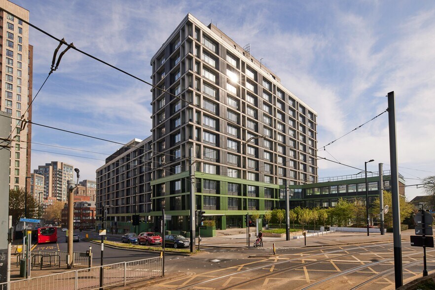 Addiscombe Rd, Croydon à louer - Photo du bâtiment - Image 2 de 52