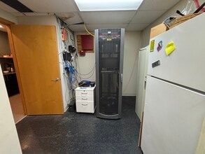 2238-2240 Edgewood Ave S, Minneapolis, MN for lease Interior Photo- Image 1 of 31