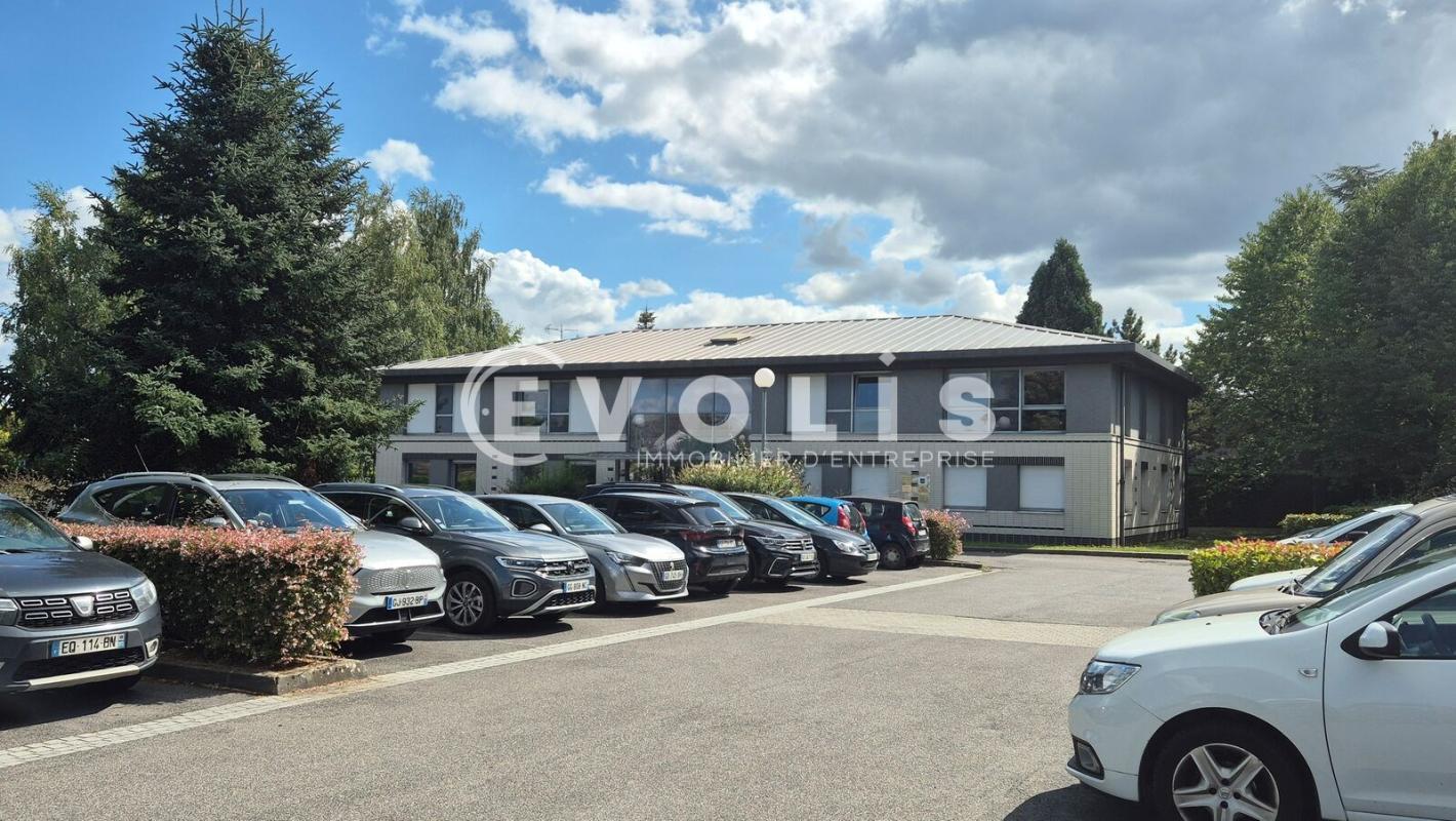 Office in Magny Le Hongre for lease Building Photo- Image 1 of 7