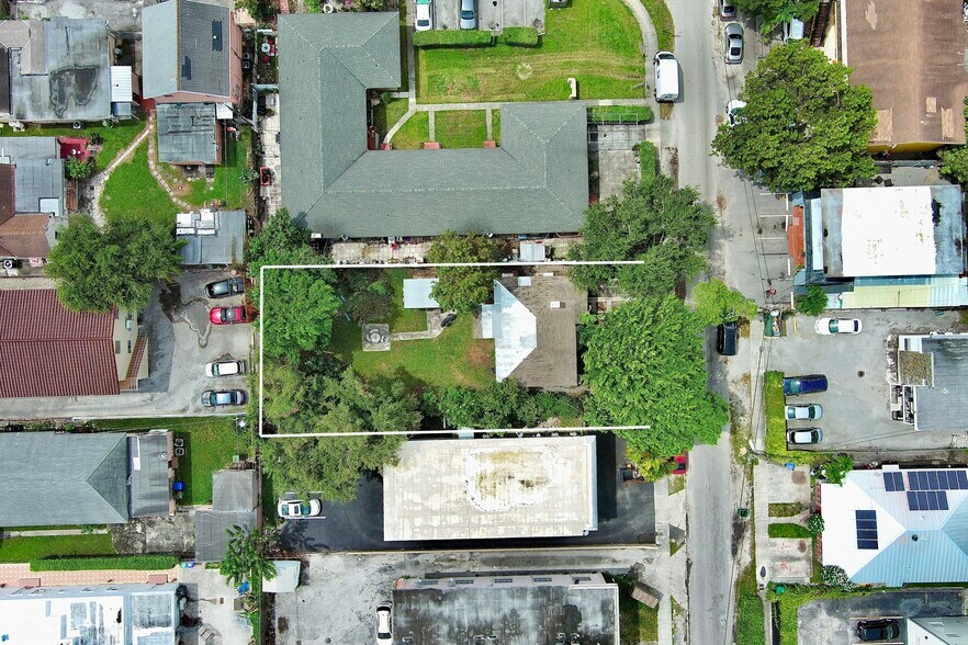 2042 SW 4th St, Miami, FL à vendre - Photo du bâtiment - Image 2 de 15