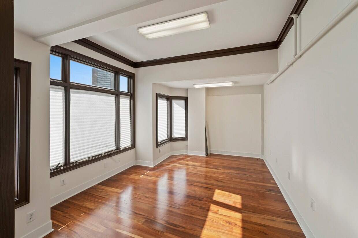 216 Crown St, New Haven, CT for lease Interior Photo- Image 1 of 13