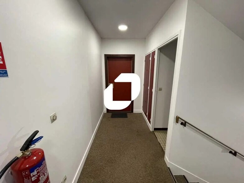 Bureau dans Igny à louer - Photo intérieure - Image 2 de 9