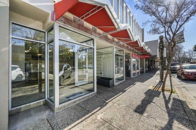 711-713 Santa Cruz Ave, Menlo Park, CA à louer - Photo du bâtiment - Image 2 de 13