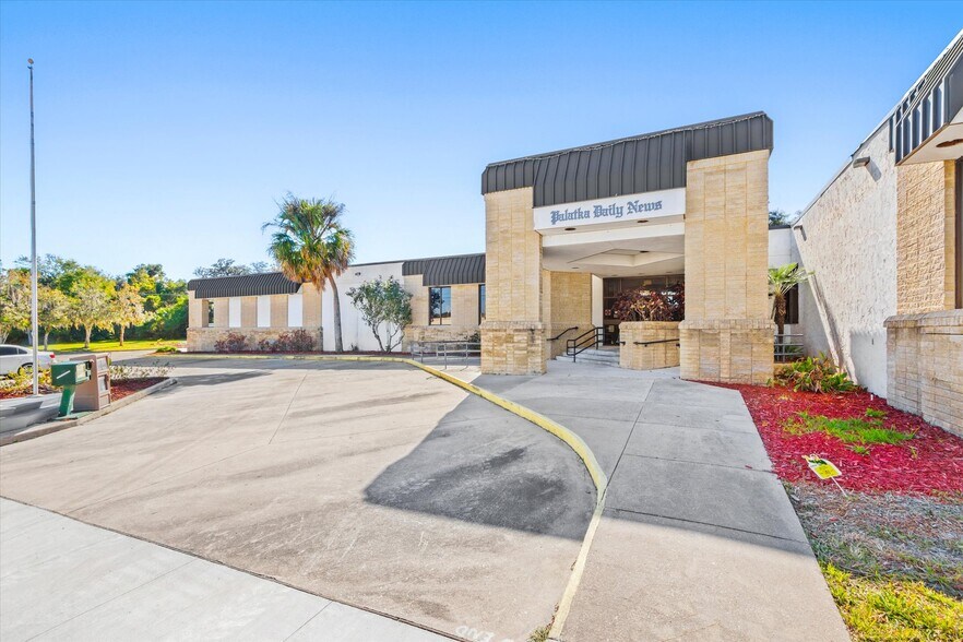 1825 St Johns Ave, Palatka, FL à vendre - Photo du bâtiment - Image 2 de 56