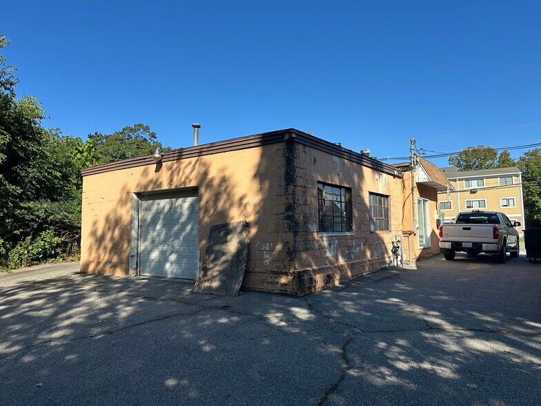 984 Post Rd, Warwick, RI for sale - Building Photo - Image 3 of 7