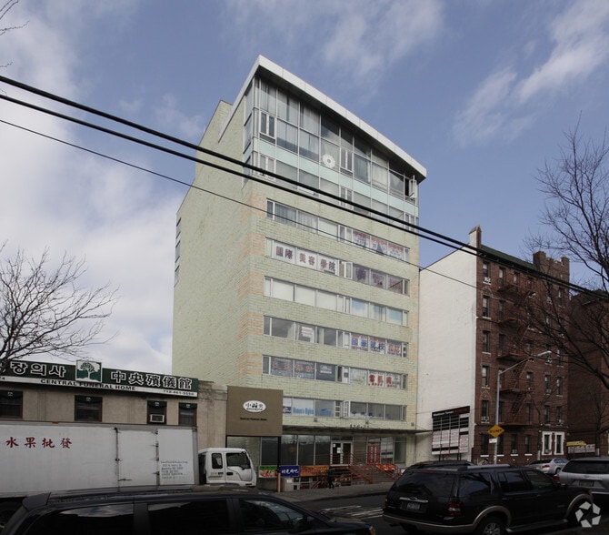 13631 41st Ave, Flushing, NY for lease - Building Photo - Image 3 of 16