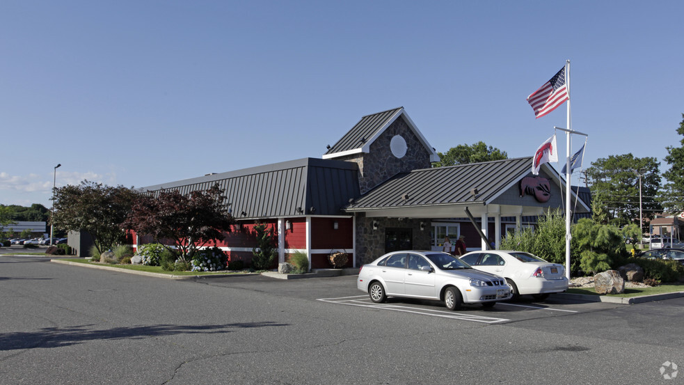 2220 Nesconset Hwy, Stony Brook, NY for lease - Primary Photo - Image 1 of 5