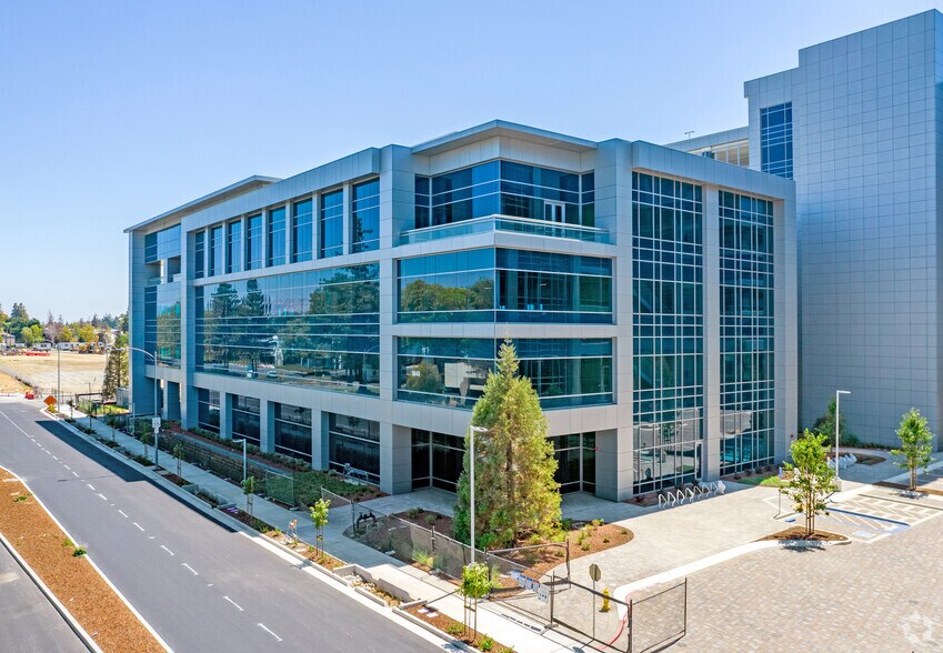 1849 Bering Dr, San Jose, CA for lease - Primary Photo - Image 1 of 4