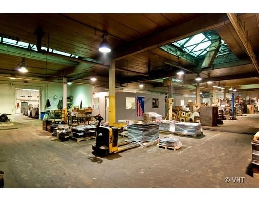 6501 N Avondale Ave, Chicago, IL for lease - Building Photo - Image 2 of 7