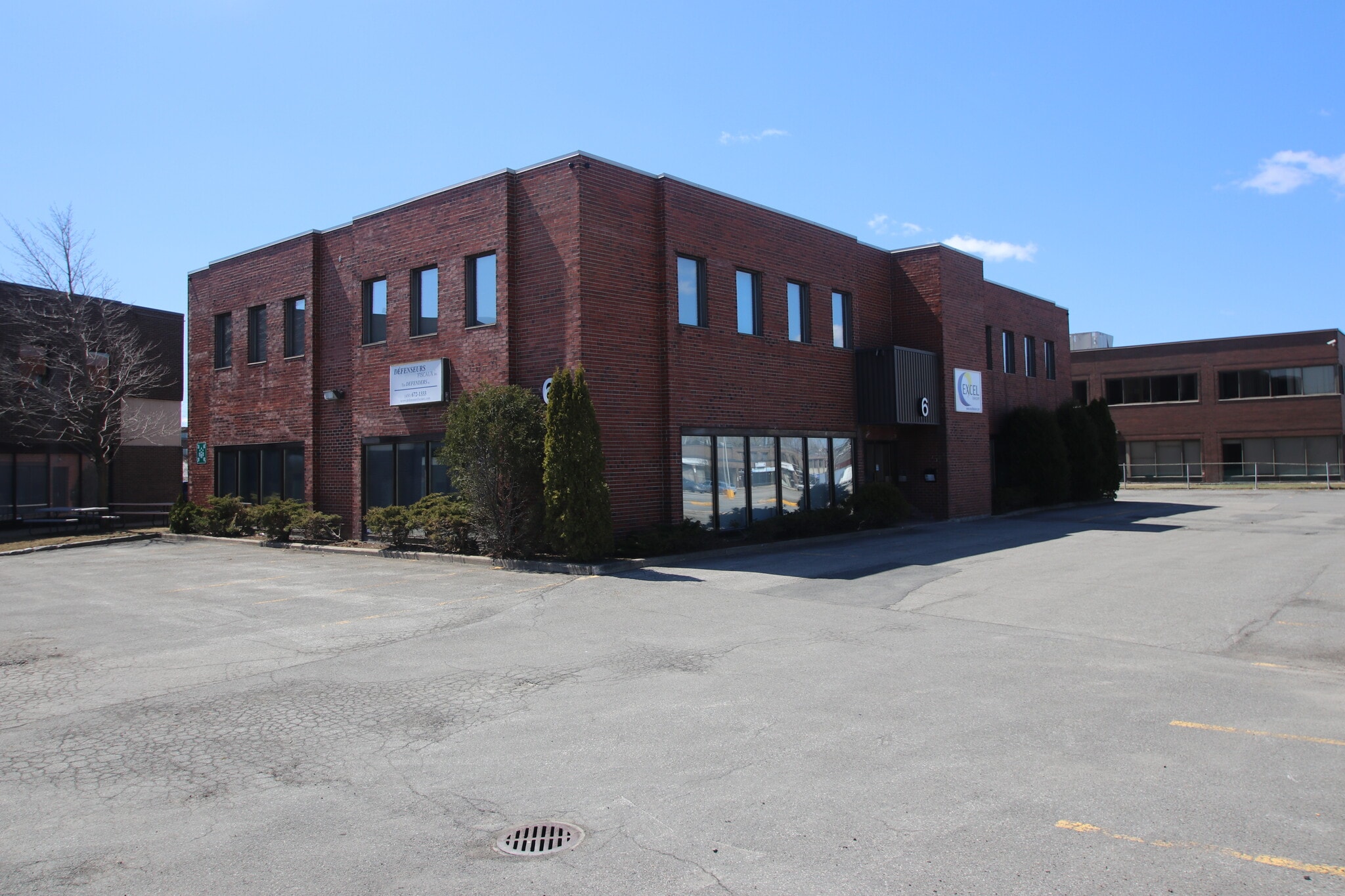 6 Rue De La Place-Du-Commerce, Brossard, QC à vendre Photo du bâtiment- Image 1 de 1