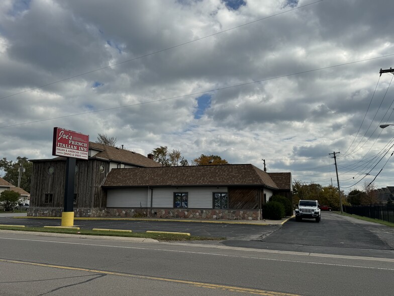 2896 N Dixie Hwy, Monroe, MI for sale - Primary Photo - Image 1 of 22