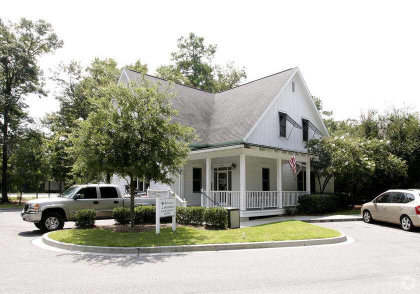 3090 N Us-17 Hwy, Mount Pleasant, SC for sale - Primary Photo - Image 1 of 1