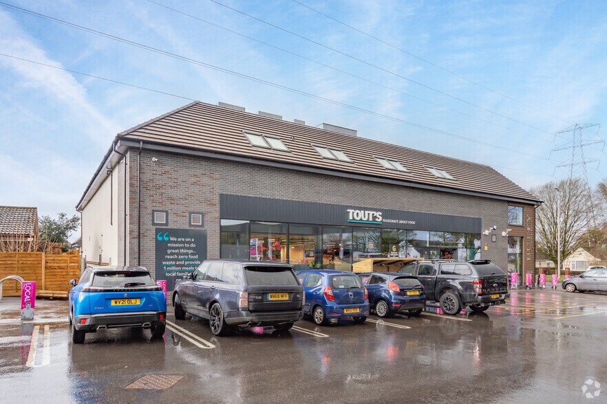 58 Main Rd, Cleeve à louer - Photo du bâtiment - Image 2 de 3