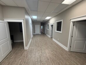 502 Wando Park Blvd, Mount Pleasant, SC for lease Interior Photo- Image 2 of 3