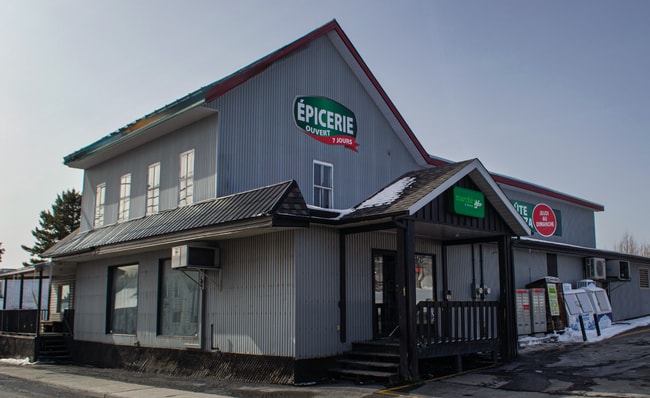 Plus de détails pour 609 Rue Principale, Saint-theophile, QC - Commerce de détail à vendre