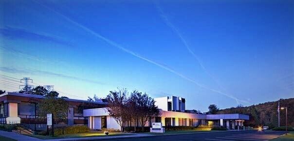 40 Saw Mill River Rd, Hawthorne, NY à louer - Photo du bâtiment - Image 2 de 3