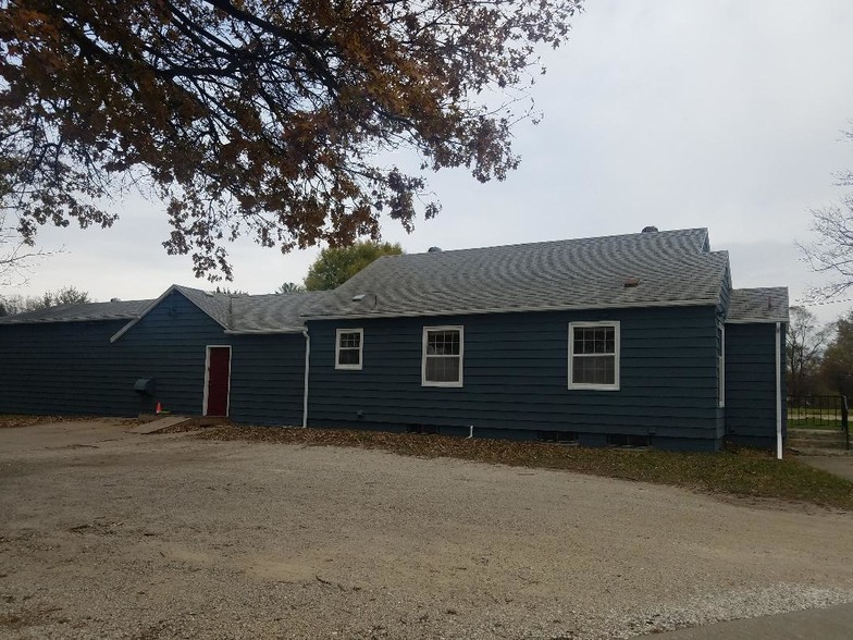 1305 Sunset Dr, Norwalk, IA à vendre - Photo du bâtiment - Image 3 de 8