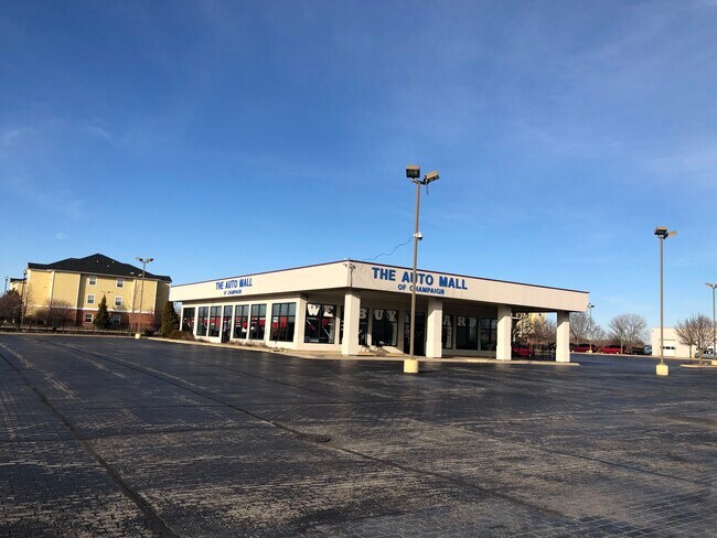 Plus de détails pour 1910 Moreland Blvd, Champaign, IL - Commerce de détail à vendre