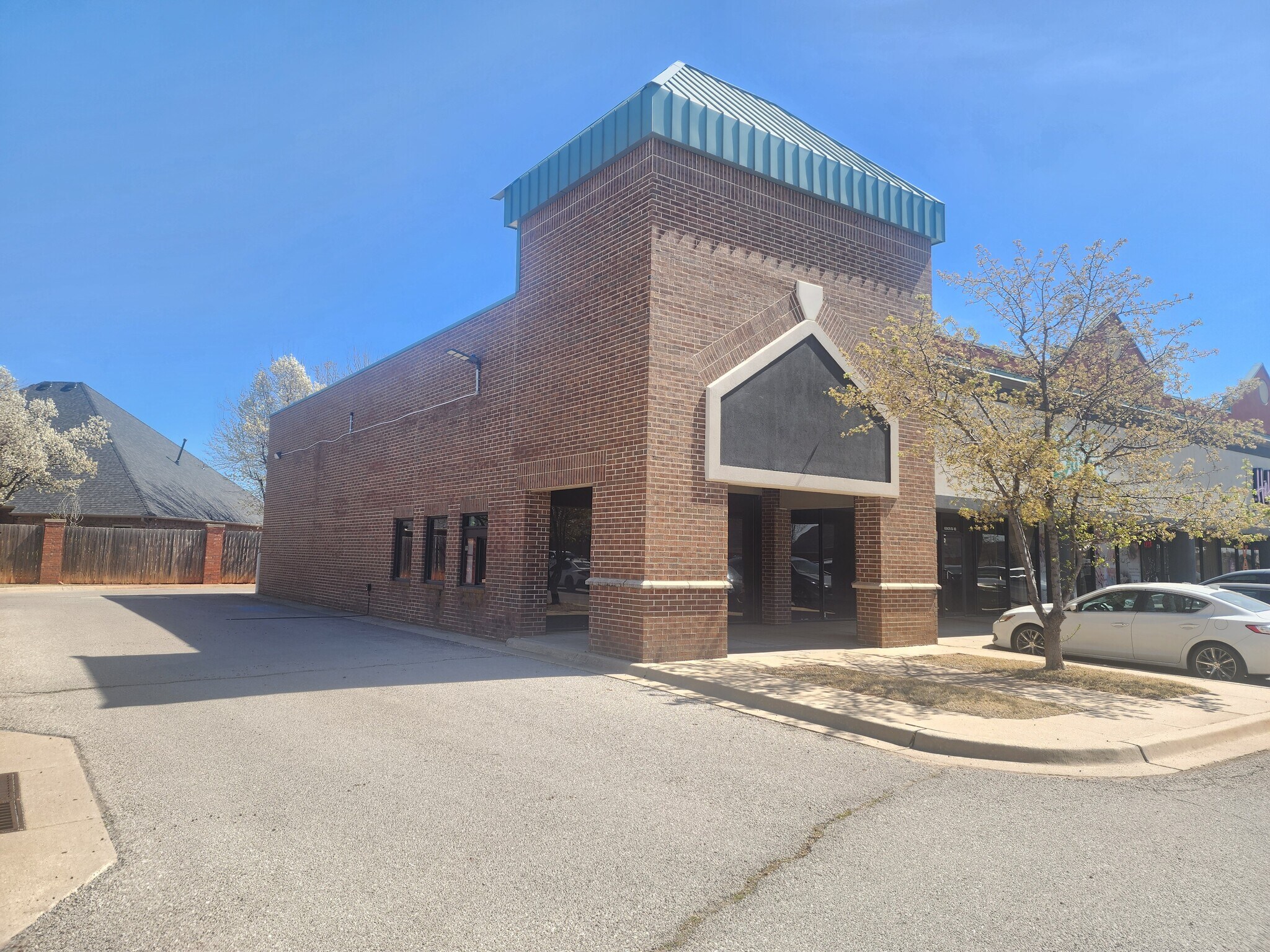 6909 W Hefner Rd, Oklahoma City, OK for lease Primary Photo- Image 1 of 9