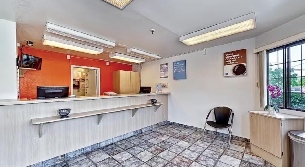 1535 W Milwaukee Ave, Glenview, IL for sale - Building Photo - Image 3 of 27