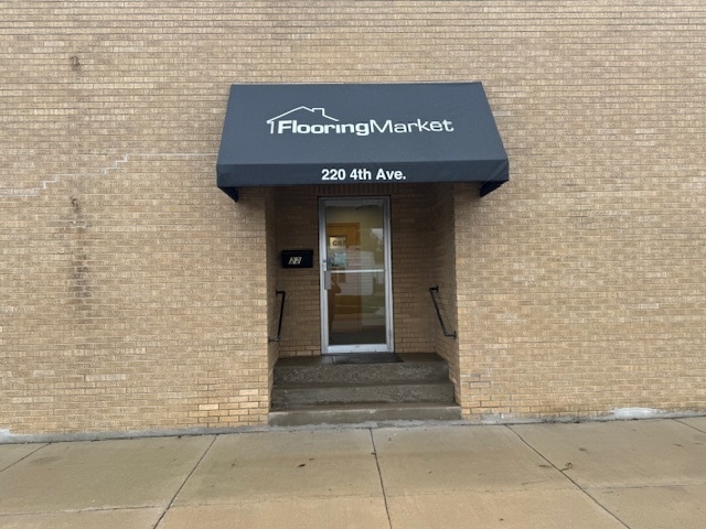 220 4th Ave, Rochelle, IL for lease Building Photo- Image 1 of 32