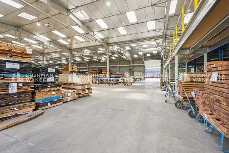 15 Rue D'Anjou, Saint-Quentin-Fallavier à vendre - Photo du bâtiment - Image 3 de 12