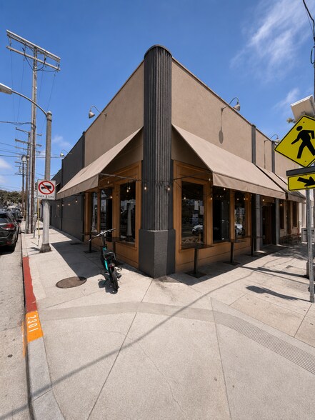 2301-2309 Main St, Santa Monica, CA à louer - Photo du bâtiment - Image 2 de 17
