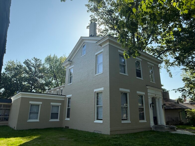 810 SE 1st St, Evansville, IN à vendre - Photo du bâtiment - Image 2 de 3