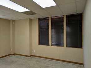 4010-4016 S Lynn Ct, Independence, MO à louer Photo intérieure- Image 1 de 5