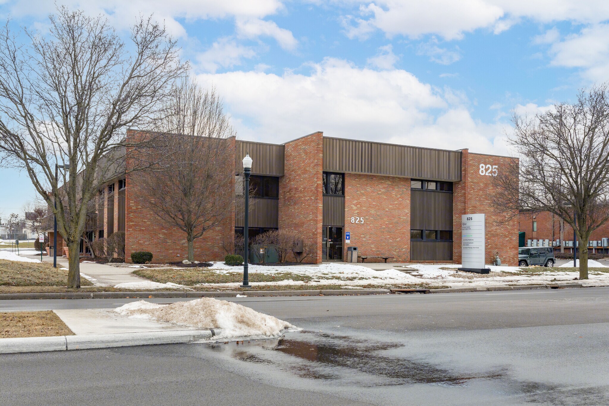 825 W Market St, Lima, OH à louer Photo du bâtiment- Image 1 de 8