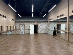 410 Lightfoot Rd, Williamsburg, VA for lease Interior Photo- Image 2 of 7