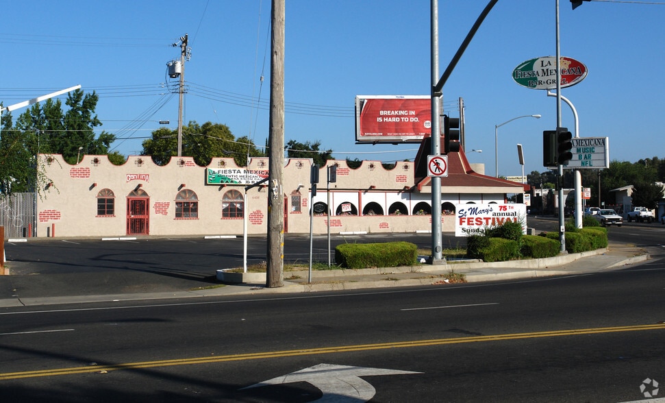 6438 Elvas Ave, Sacramento, CA for sale - Building Photo - Image 2 of 4