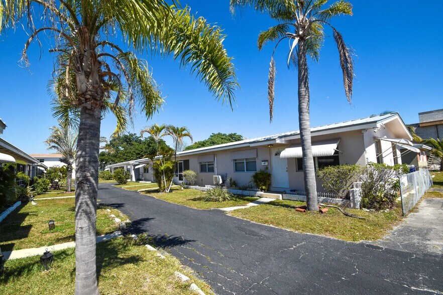 2223 Adams St, Hollywood, FL à vendre - Photo du bâtiment - Image 3 de 12