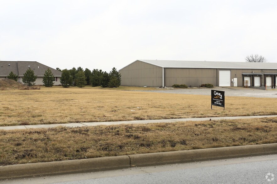 347 E Walton St, Willard, OH à vendre - Photo du bâtiment - Image 2 de 4