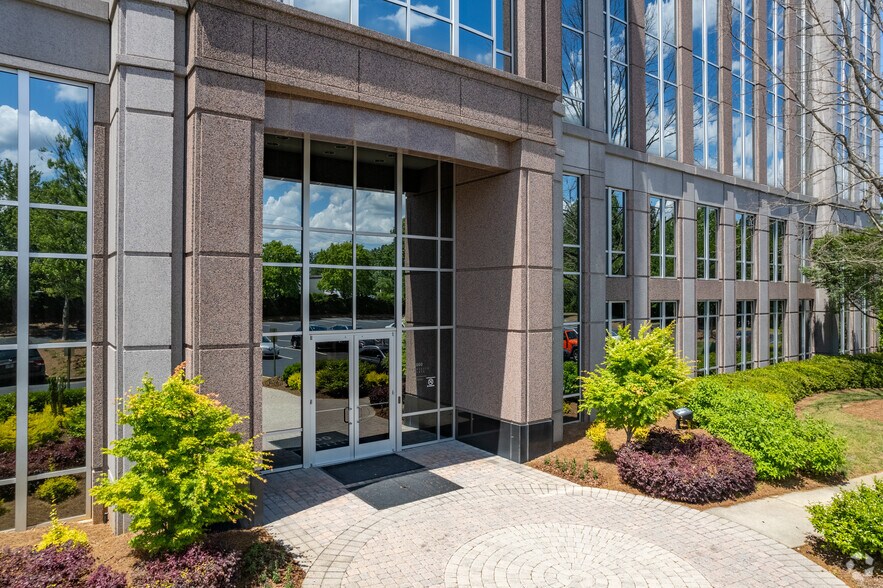 3095 Satellite Blvd, Duluth, GA à louer - Photo du bâtiment - Image 2 de 7