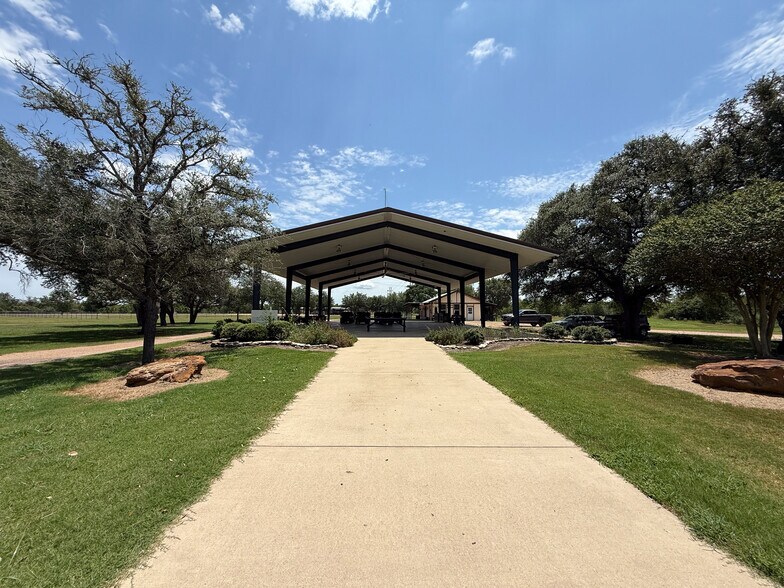 7311 Highway 36 S, Sealy, TX à vendre - Photo du bâtiment - Image 3 de 14