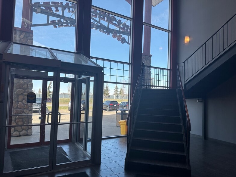 636 King St, Spruce Grove, AB à louer - Photo intérieure - Image 3 de 9