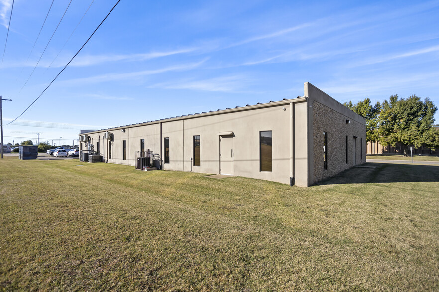 3600 S Lakeside Dr, Oklahoma City, OK for sale - Building Photo - Image 3 of 5