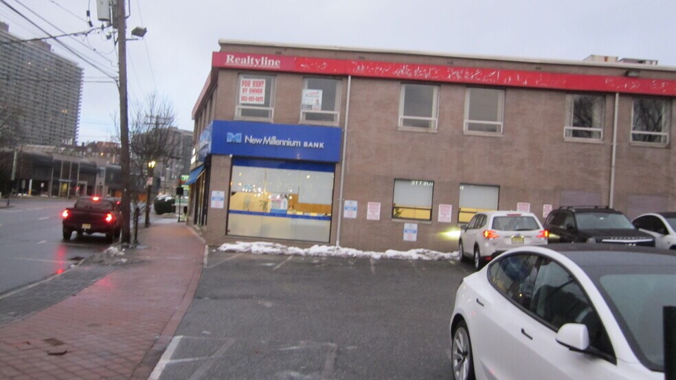 1625 Lemoine Ave, Fort Lee, NJ à louer - Photo du bâtiment - Image 3 de 11