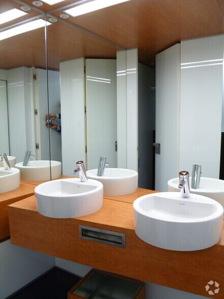 Calle de Méndez Álvaro, 56, Madrid, Madrid à louer - Photo du bâtiment - Image 3 de 18