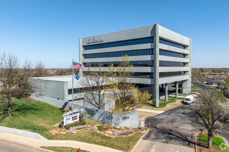 3401 NW 63rd St, Oklahoma City, OK à louer - Photo du bâtiment - Image 2 de 6