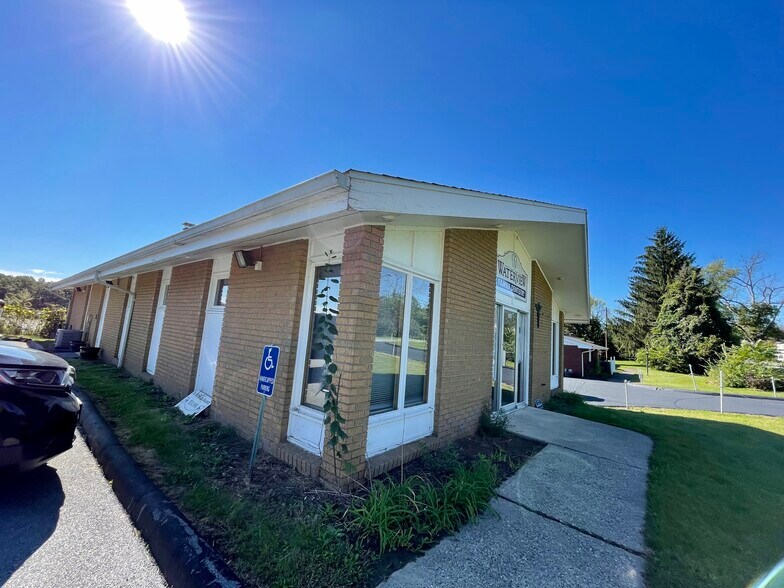 492 Hudson Ave, Stillwater, NY à louer - Photo du bâtiment - Image 2 de 4