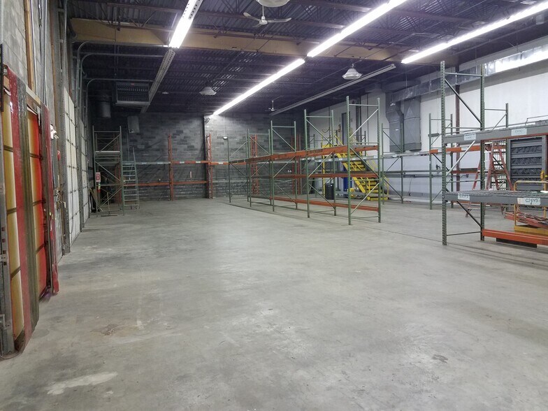 100 Wells Ave, Congers, NY à louer - Photo intérieure - Image 3 de 7