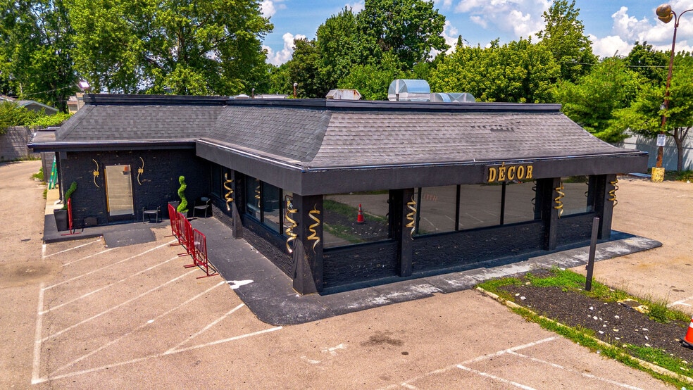 8021 Hamilton Ave, Cincinnati, OH for sale - Building Photo - Image 2 of 28